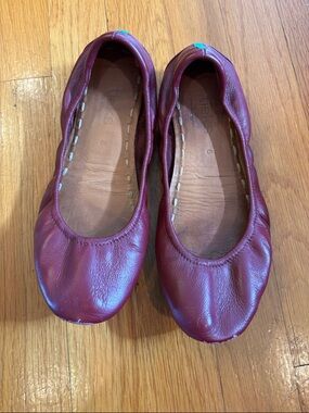 Tieks Burgundy Leather Ballet Flats - Women's size 6